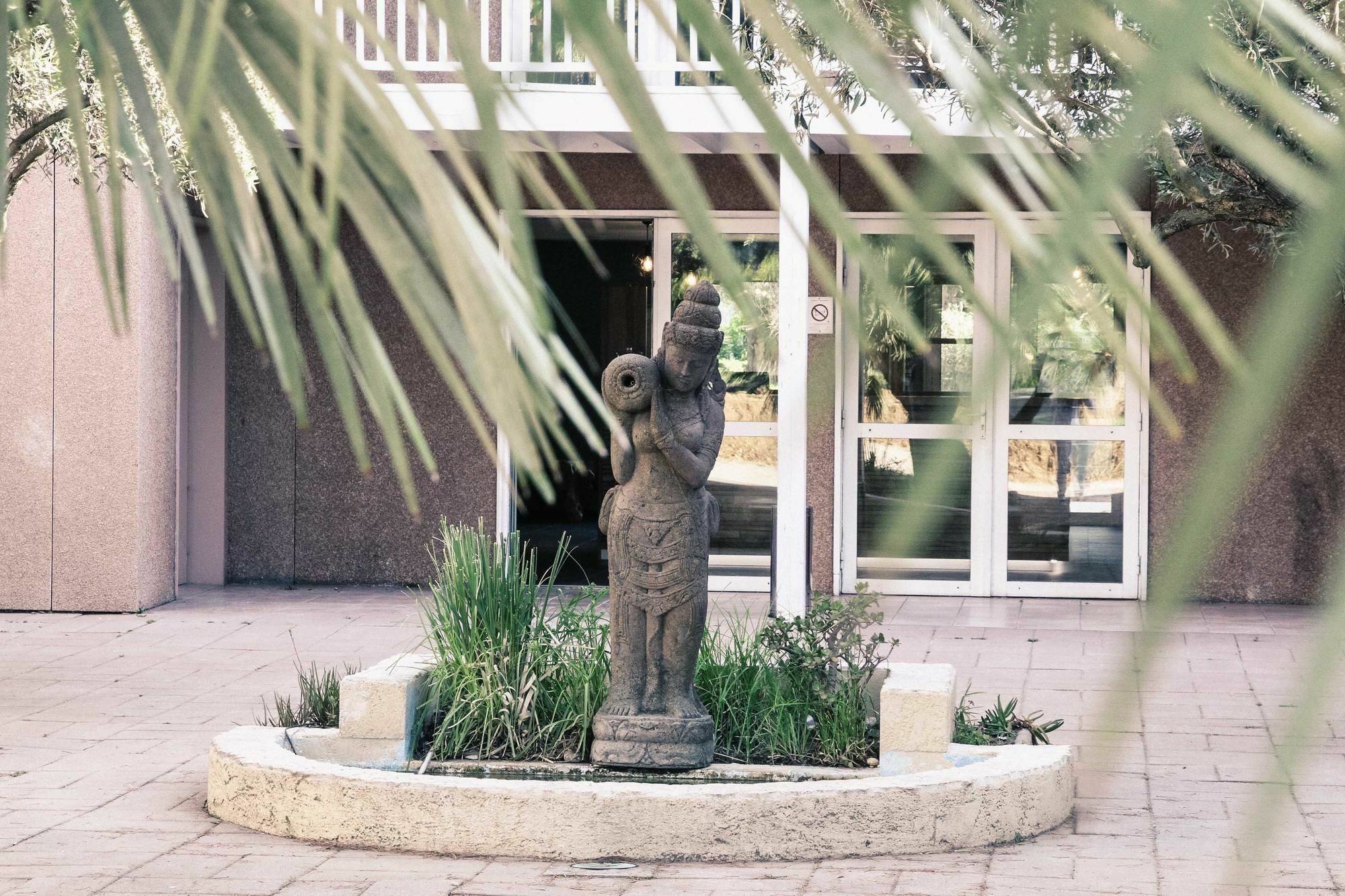 H Hotel