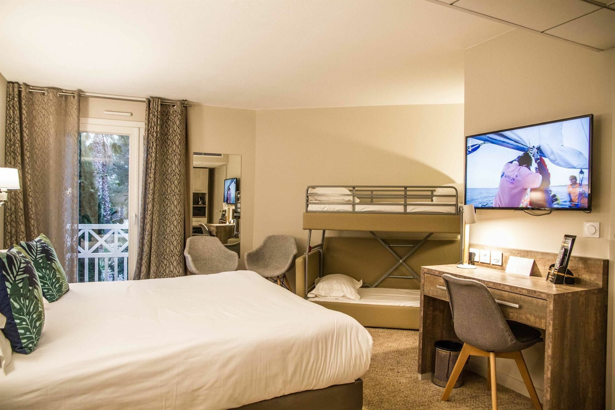 H Hotel